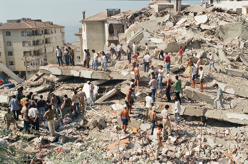 Землетрус стався 17 серпня 1999 року поблизу турецького міста Ізміт, 90 кілометрів на південь від Стамбула. 