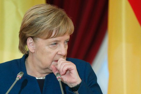 ​Меркель пообещала поднять вопрос освобождения захваченных украинских моряков на встрече с Путиным