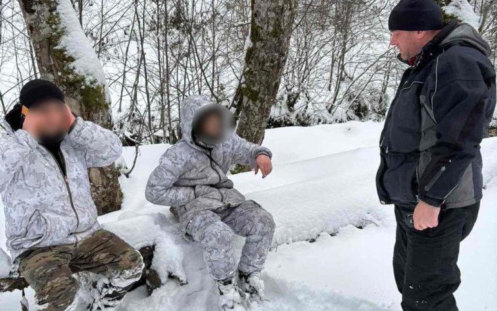 Троє українців тиждень блукали засніженим високогір’ям у пошуках кордону