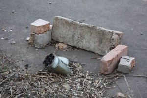 Боевики ЛНР из артиллерии обстреляли жилые дома в селе возле Станицы Луганской