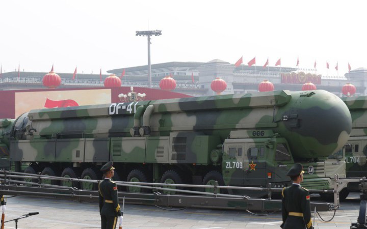 Reuters: Китай, ймовірно, завантажив понад 100 МБР у ракетні шахти
