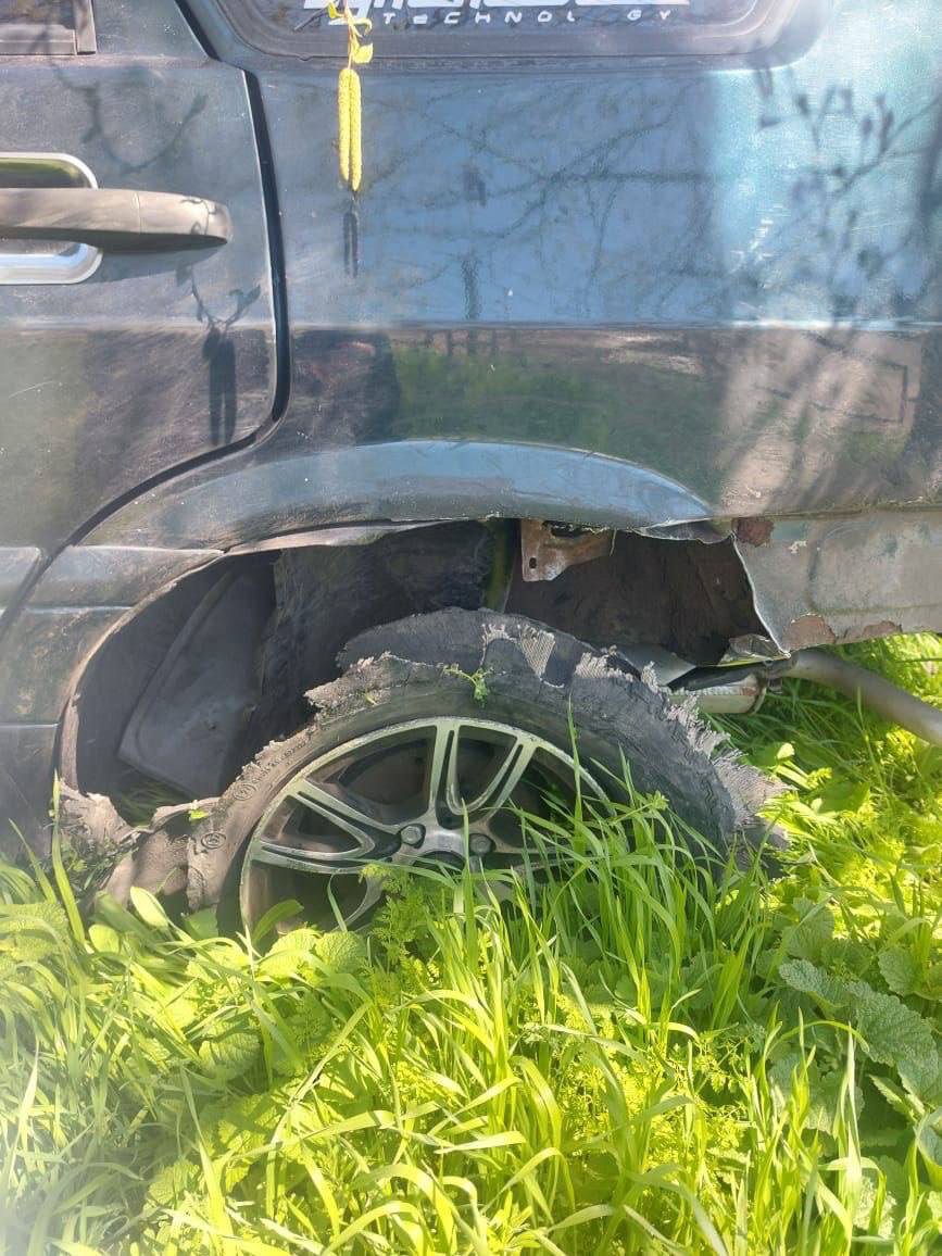 На Херсонщині росіяни знищили авто з гуманітарним хлібом
