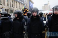 Внутренние войска продолжают держать в оцеплении центр Киева