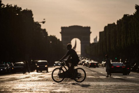 У Франції водія російського дипломата підозрюють у торгівлі краденими велосипедами