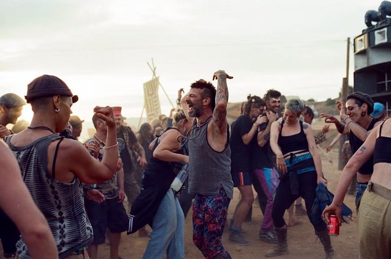 Кадр з фільму «Сират»