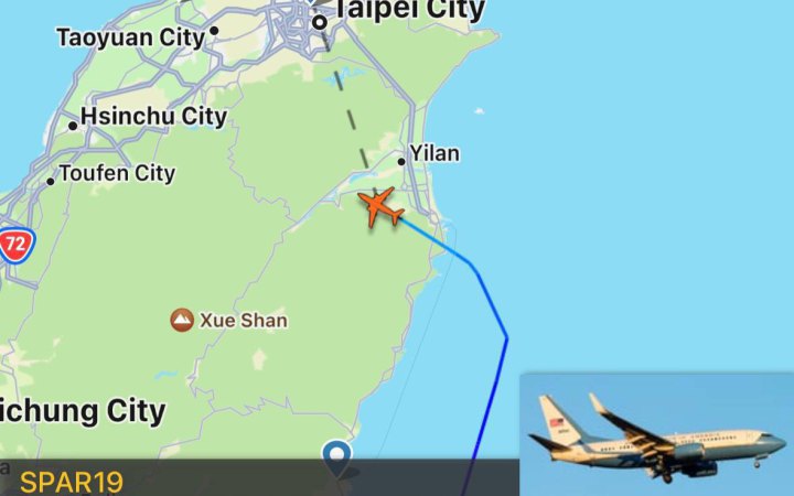 Повітряні сили КНР підняли літаки на тлі прибуття Пелосі до Тайваню
