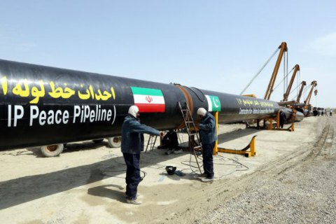 Иран рассчитывает нарастить экспорт нефти до 2 млн баррелей в сутки