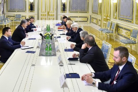 Порошенко обсудил с главами МИД Британии и Польши ситуацию на Донбассе 