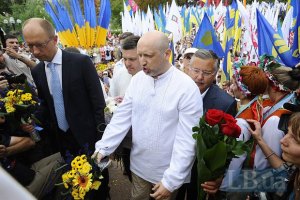 Оппозиция призывает украинцев не голосовать за власть