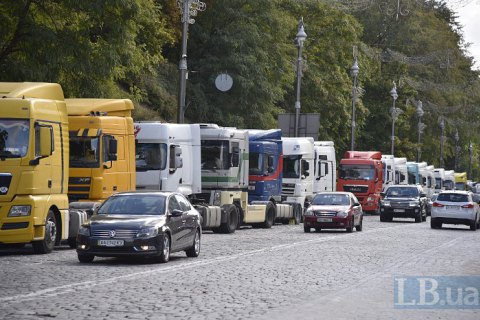 Гончарук заявив про відповідальність Польщі за дефіцит дозволів для українських автоперевізників