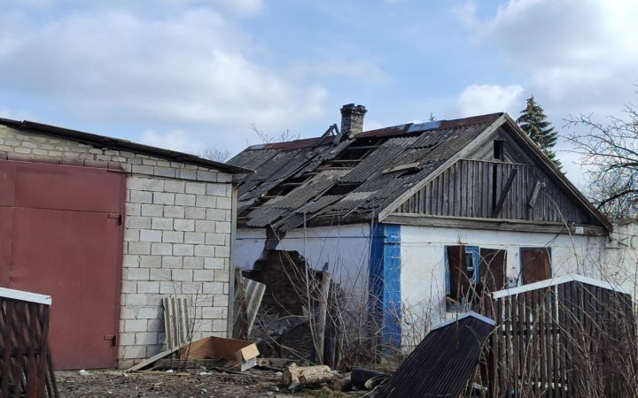 Росіяни скинули авіабомбу на житловий будинок в Донецькій області: є жертви