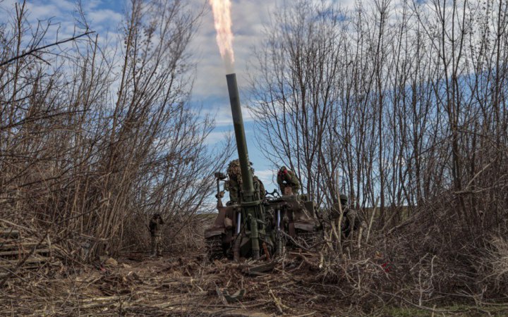 Росіяни обстріляли Дніпровський район Херсона і поранили жителя