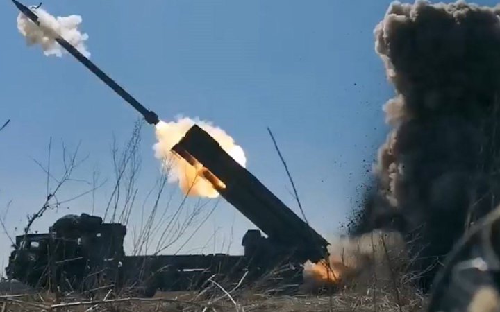Ракетні війська знищили 2 вогнеметні системи "Солнцепьок", 27 артилерійських засобів та склад боєприпасів ворога, – Генштаб