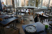 Мер Львова показав наслідки ранкової атаки росіян: постраждало дві школи та дитадок 
