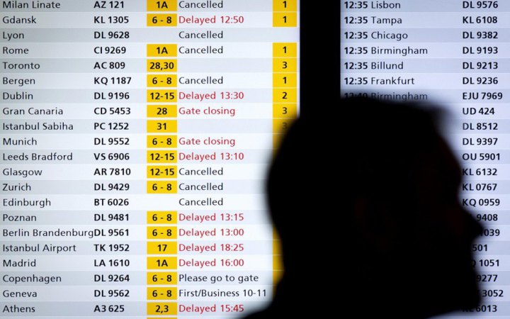 ​У аеропорту Схіпхол у Нідерландах через негоду скасовано понад 100 суботніх рейсів 