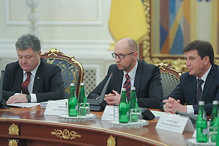 Яценюк согласился отложить вступление в силу нового Налогового кодекса