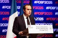 Прем'єр Франції Себастіян Лекорню подав у відставку через місяць очолення уряду