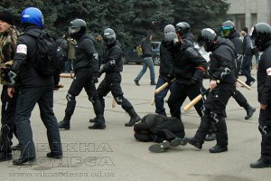 Суд вынес первый приговор за избиение людей под Одесской ОГА