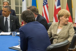 Меркель пока не видит возможности отменить санкции ЕС против России