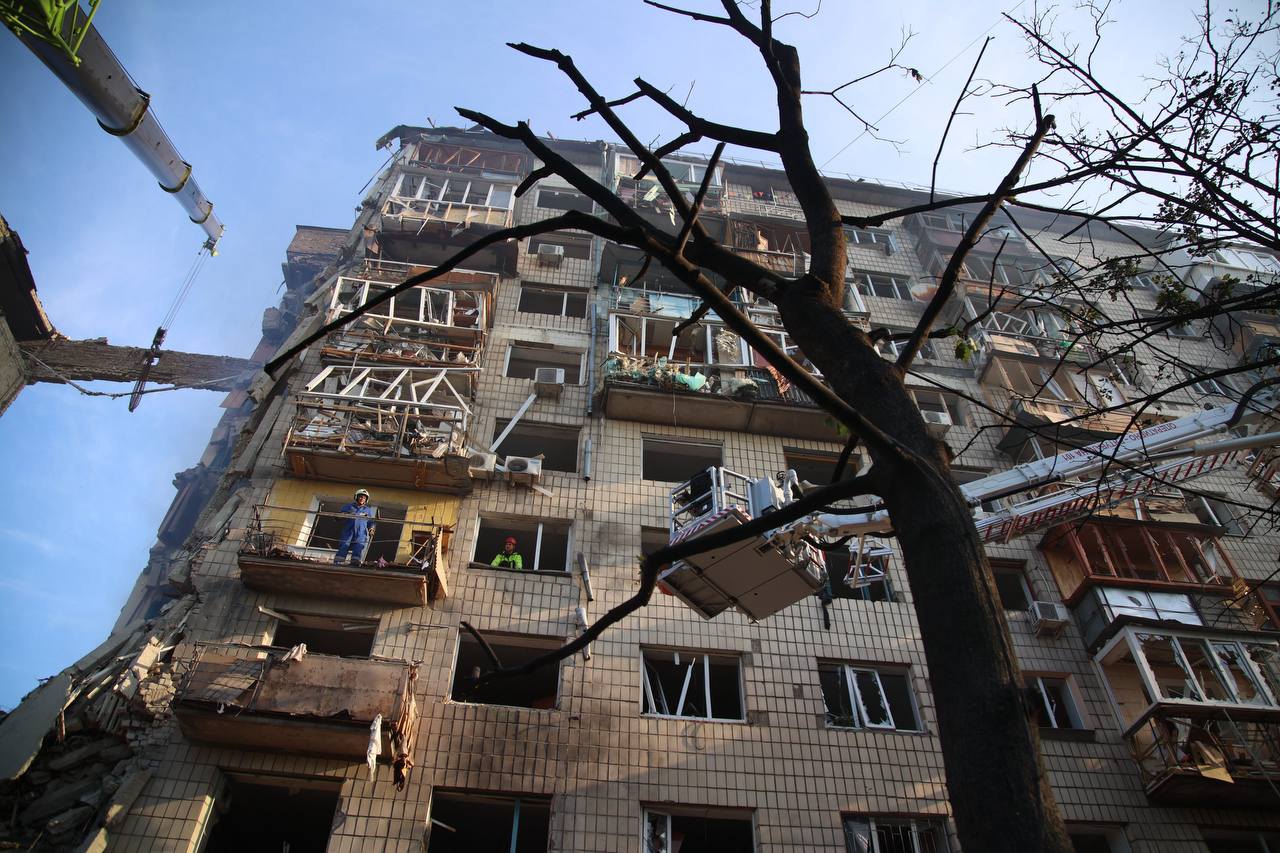 Наслідки російського обстрілу в Києві, 17 червня 2025 р