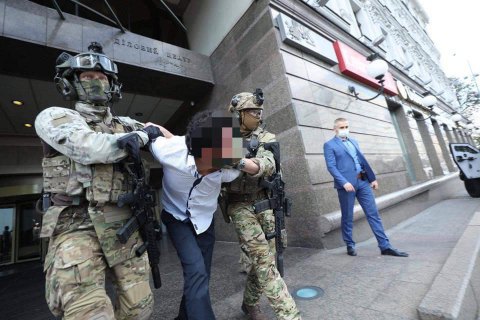 Суд изменил меру пресечения мужчине, который угрожал взорвать банк в центре Киева