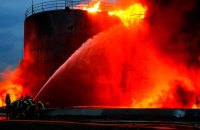 Після обстрілів окупантів на Одещині пошкоджено нафтобазу