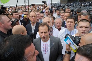 Оппозиция продлит акцию "Вставай, Украина!" до конца августа
