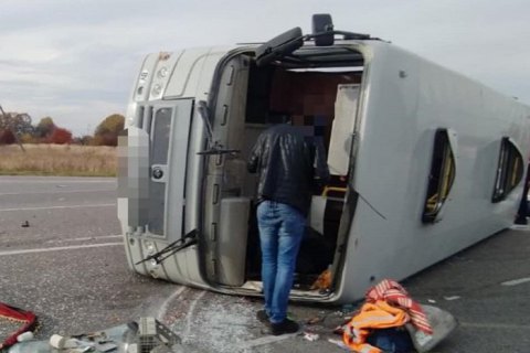 На Киевщине автобус с белорусами столкнулся с грузовиком, шесть человек - в больнице (обновлено)