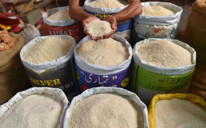 Індія дозволила експорт білого рису, який застряг у портах