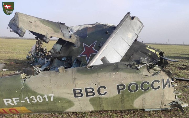 Українські бійці знищили літак та вертоліт росіян