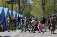 Майже дві тисячі маріупольців чекають на евакуацію біля Бердянська, відкрито коридор з Енергодара 