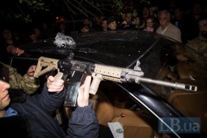 Боевики ЛНР захватили оружие двух отделений "Ощадбанка"