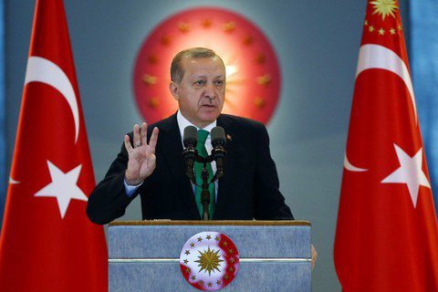 Ердоган закликав німецьких турків голосувати проти Меркель