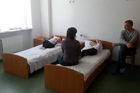 50 человек остаются в больницах после отравления во Львовской и Луганской областях