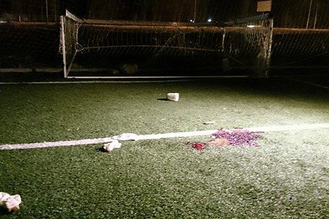 В Харькове на подростка упали футбольные ворота, он умер