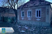 Армія РФ скинула ФАБ-250 на житловий будинок на Донеччині, постраждали троє людей