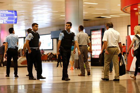 Турецкая полиция задержала двух иностранцев в рамках расследования стамбульского теракта