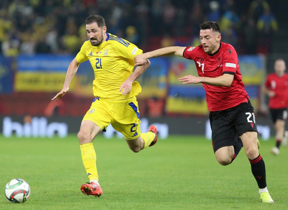 Іван Калюжний під час матчу проти Албанії у Лізі націй УЄФА