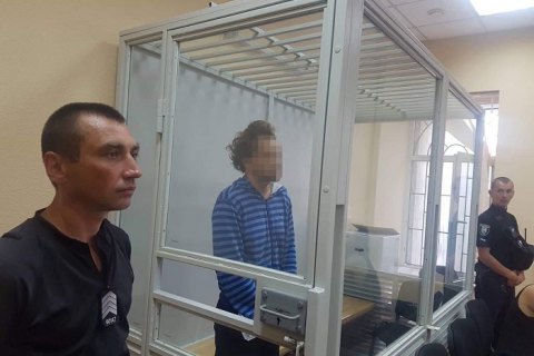 Суд арестовал без права залога мужчину, который жестоко убил 9-летнего мальчика в Киеве