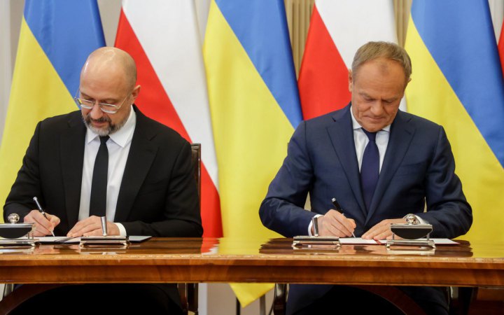 Керівники урядів України і Польщі підписали заяву за підсумками зустрічі у Варшаві