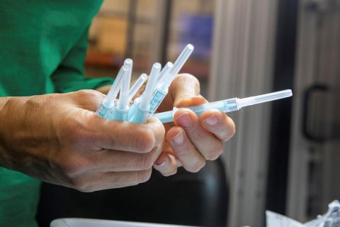 Іспанія передасть іншим країнам додаткові дози вакцини від COVID-19