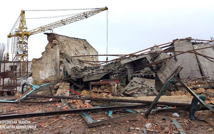 Унаслідок авіаційної атаки росіян зруйноване підприємство у Бериславі