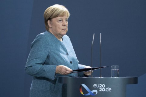 Меркель считает, что сомнения Трампа в результатах выборов создали атмосферу для массовых беспорядков в Капитолии