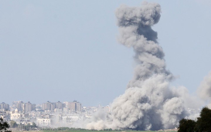 ЦАХАЛ стверджує, що вночі атакував понад 100 цілей у секторі Гази