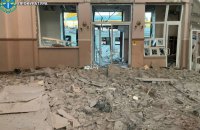 Головне за вівторок, 5 серпня: наслідки удару по Лозовій, понад 110 боєзіткнень, розмова Зеленського з Трампом 