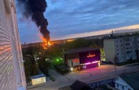 У Смоленській області – потужна пожежа на НПЗ. Росія заявила про атаку