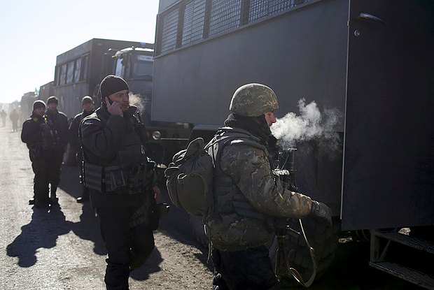 Военные по дороге из Дебальцево 18 февраля