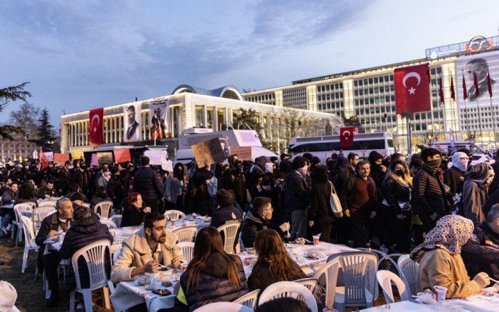 У Стамбулі обрали виконувача обов'язків мера замість ув'язненого Імамоглу