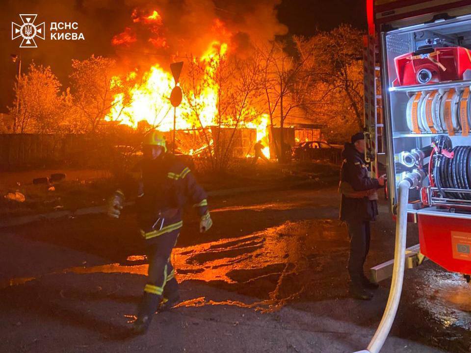 Наслідки атаки на Київ 16 квітня 2026 