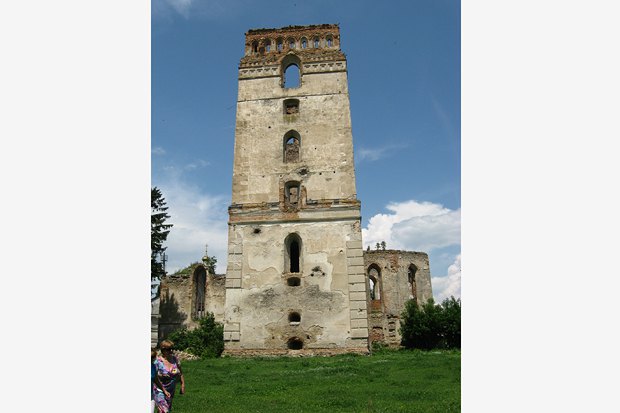 Оборонная башня Воздвиженской церкви (XVI в.) в Староконстантинове